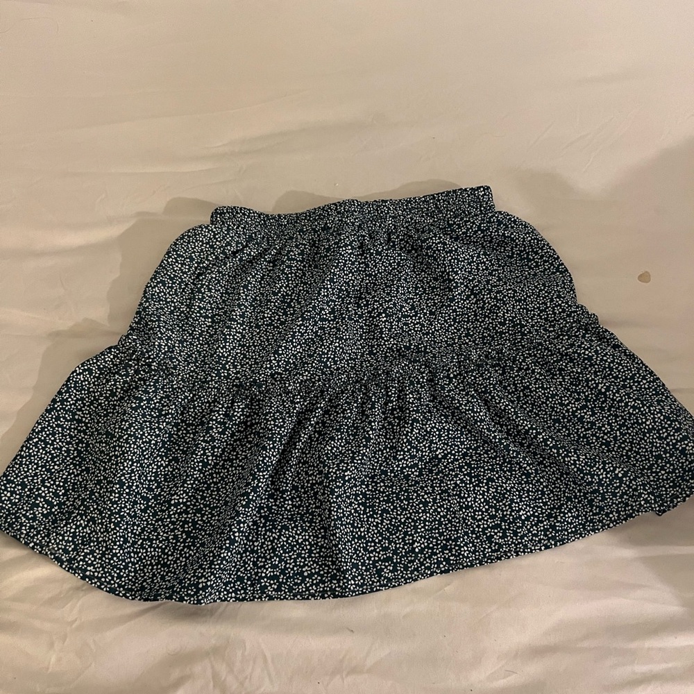 Green skirt size M